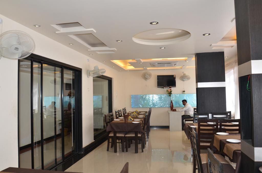 Divine Destination Hotel Varanasi Exterior foto