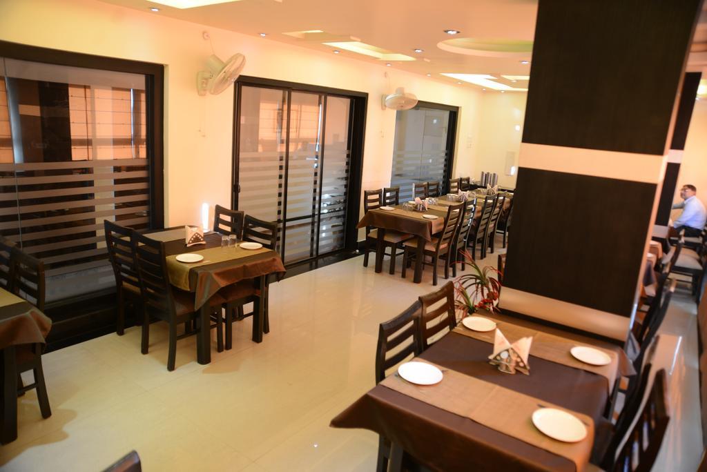 Divine Destination Hotel Varanasi Exterior foto