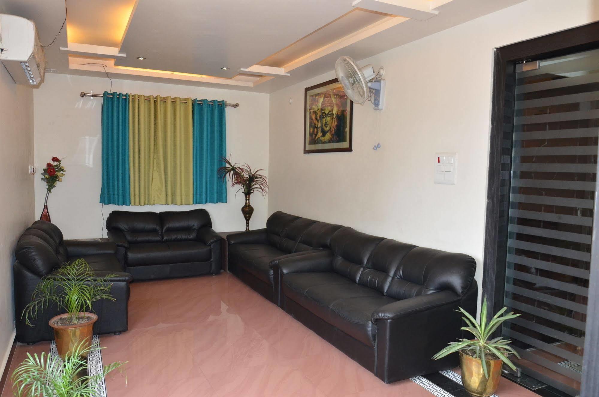 Divine Destination Hotel Varanasi Exterior foto