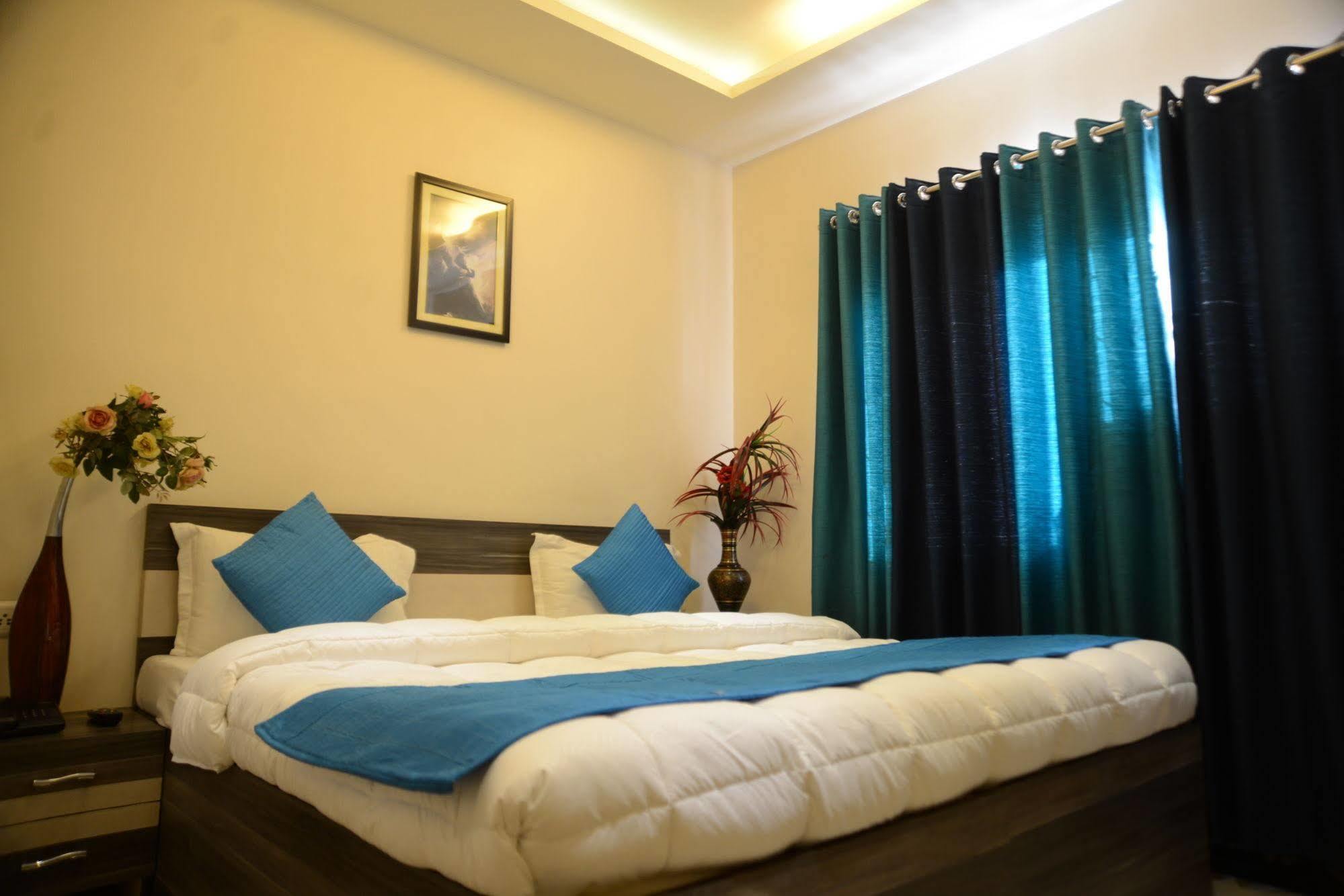 Divine Destination Hotel Varanasi Exterior foto
