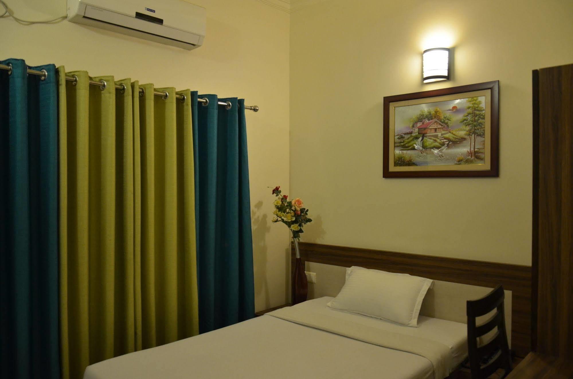 Divine Destination Hotel Varanasi Exterior foto